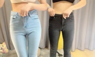 【初恋的香味】，人气主播，萝莉御姐极品身材，蜂腰翘臀，玉体特写