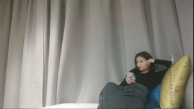 APP上约的外围小姐姐，骚的很解开衣服很想被操，一顿自摸浪叫