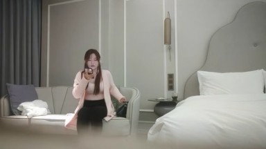 【开发探索】，2800网约外围，阴毛好多，一舔逼爽得乱耸，白浆把套子都搞白了，全程换了两个套套，好激情