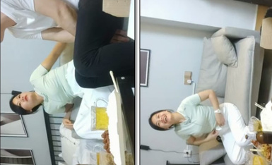 【爱情丶故事】网恋新人良家少妇，吃饱喝足再操 逼，撩起衣服吸奶子，抬起双腿激情爆操.