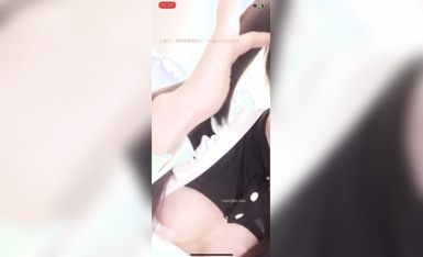 19歲的廣州妹妹！【京魚兒】道具自慰爆漿，粉穴近距離B (6)