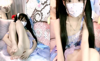 年龄这么小但很耐操~【黎酱不爱吃青菜】放大招假屌猛插