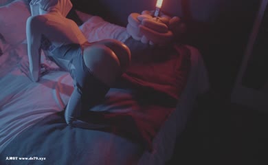 最新流出网红美少女小尤物柚木科幻紧身装水晶棒自慰无毛穴诱惑力十足