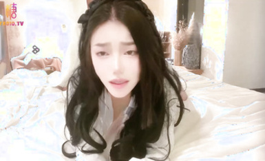 窈窕身材露臉青春撫媚美少女 ▌御夢子▌首次肉搏大戰 強上醉酒御姐 被男主大屌後入狠狠抽射