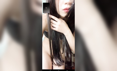 面試系列-冒充系統機器人忽悠女大學生脫光衣服進行三維掃描 女學生竟然深信不疑