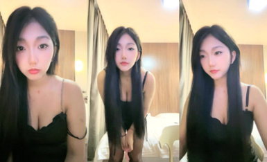 极品尤物网红女神【班长大人】近期下海大秀！隔着内裤道具震穴，爽的啊啊叫，大奶多毛肥穴，特写震得爽翻