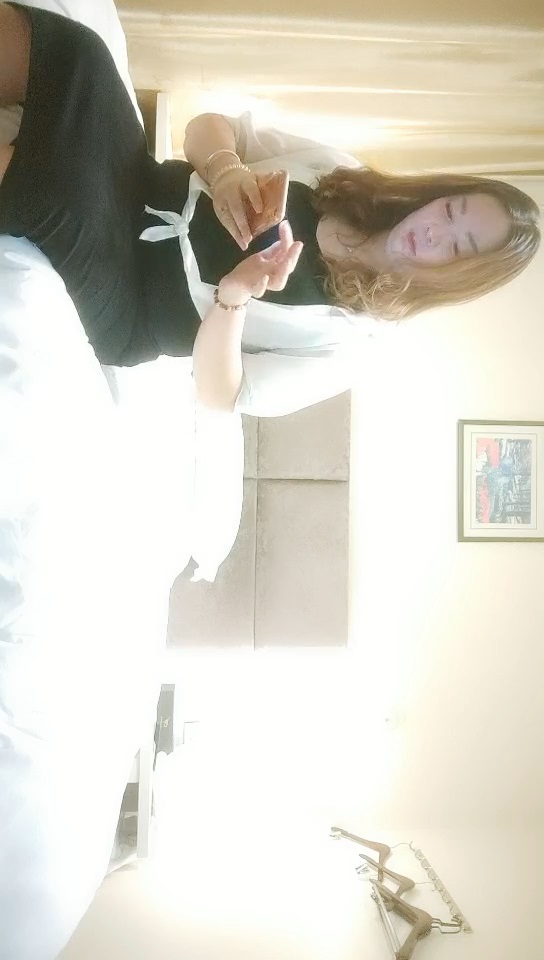 壮小伙这是送温暖的节奏 深夜约操熟女人妻 抠穴后入 一通操作把姐姐搞得欲仙欲死爽翻了