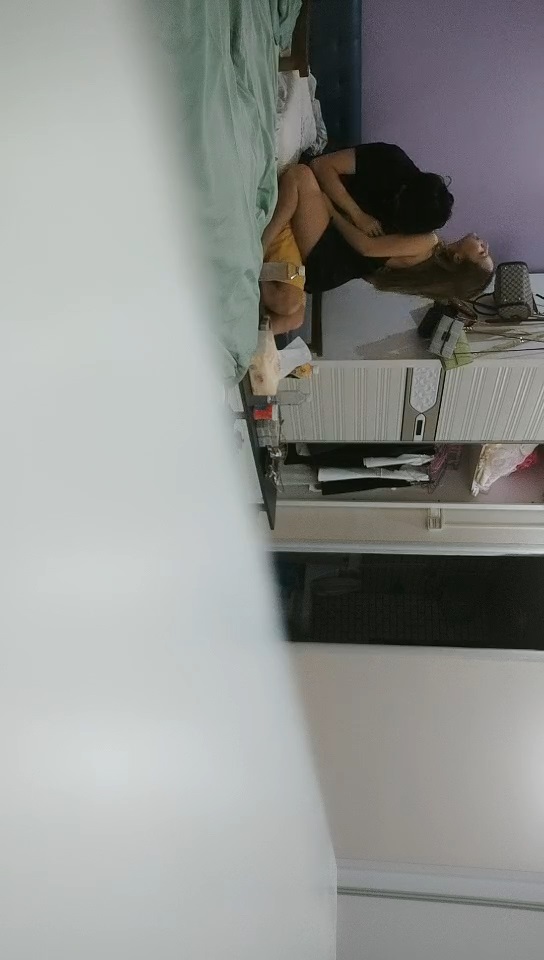 大宝寻花探会所返场KTV极品女，吊带睡衣扣穴调情，69姿势舔逼，翘起大屁股边自摸边舔屌