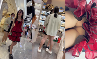 抄底無內極品學生妹和舍友閨蜜逛街