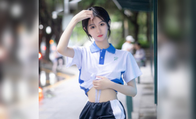 颜值和身材都不错的清纯小美女