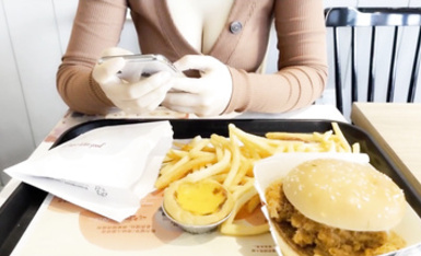 極品美乳人妻『kyara_sss』奶子又大胸型又好看，還特么巨騷，被操的時候喜歡說淫語，巨頂！美乳豐臀超反差④ (13)