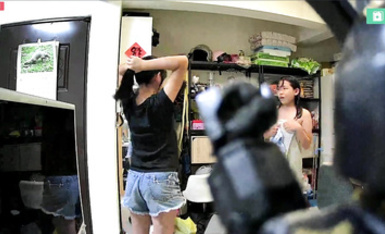 2024-05-05_臺北家庭監控_[內褲微露點]_露營完回家吃午餐_妹妹洗澡微露點_姐姐洗澡浴巾