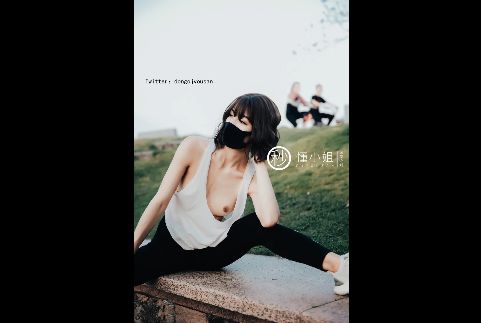 超火推特露出福利极品女神▌懂小姐 ▌最新作骆驼趾真空跑步 勾引路人情侣公测激战