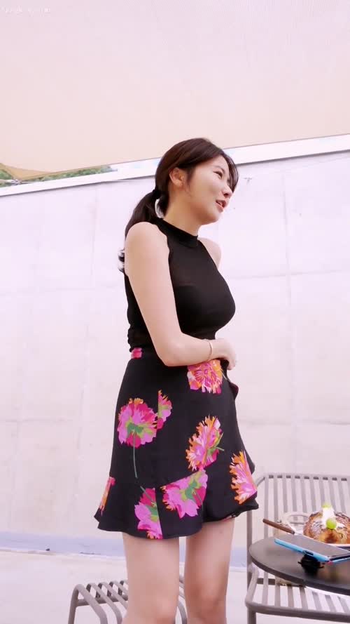 小琴女友的日常生活——碎花裙