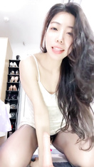 七彩主播【濕濕】直播錄播 絕頂長腿騷母狗 狗鏈舔內褲高跟鞋插逼 (1)