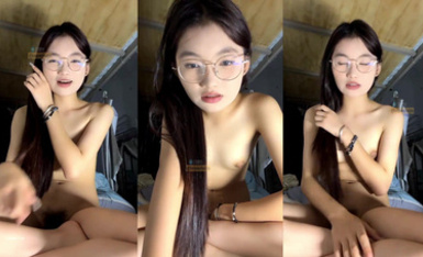 清純學生妹【困困兔】宿舍大秀道具自慰狂顫流白漿! (7)