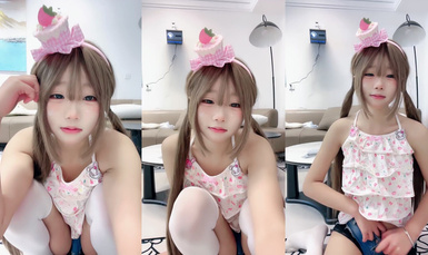 05年可愛小蘿莉 玉米mm 直播大秀絲襪美腿，自慰噴水 粉嫩小穴 (7)