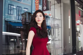 新加坡碩博連讀反差母狗，超愛大肉棒，舔完就塞進逼里，插完又拔出舔干凈，真就是學歷越高，女人越騷 (3)