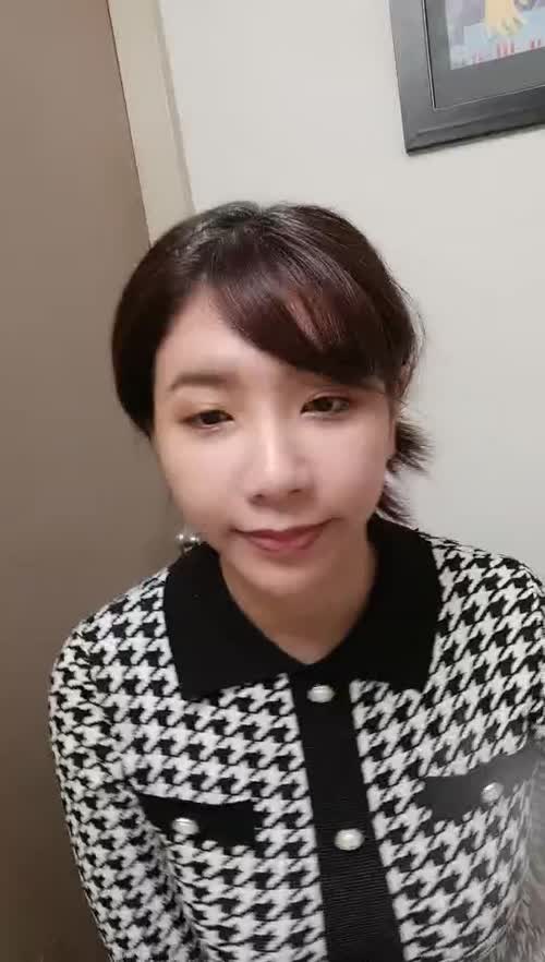 三个专业摄影师，还有一个女的，新到的极品女神，这是在拍偷情大戏，当着老公面啪啪，精彩香艳必看