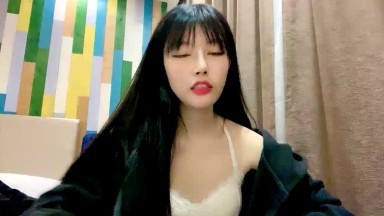 高颜值女神【七喜少女】豪华酒店里面自慰